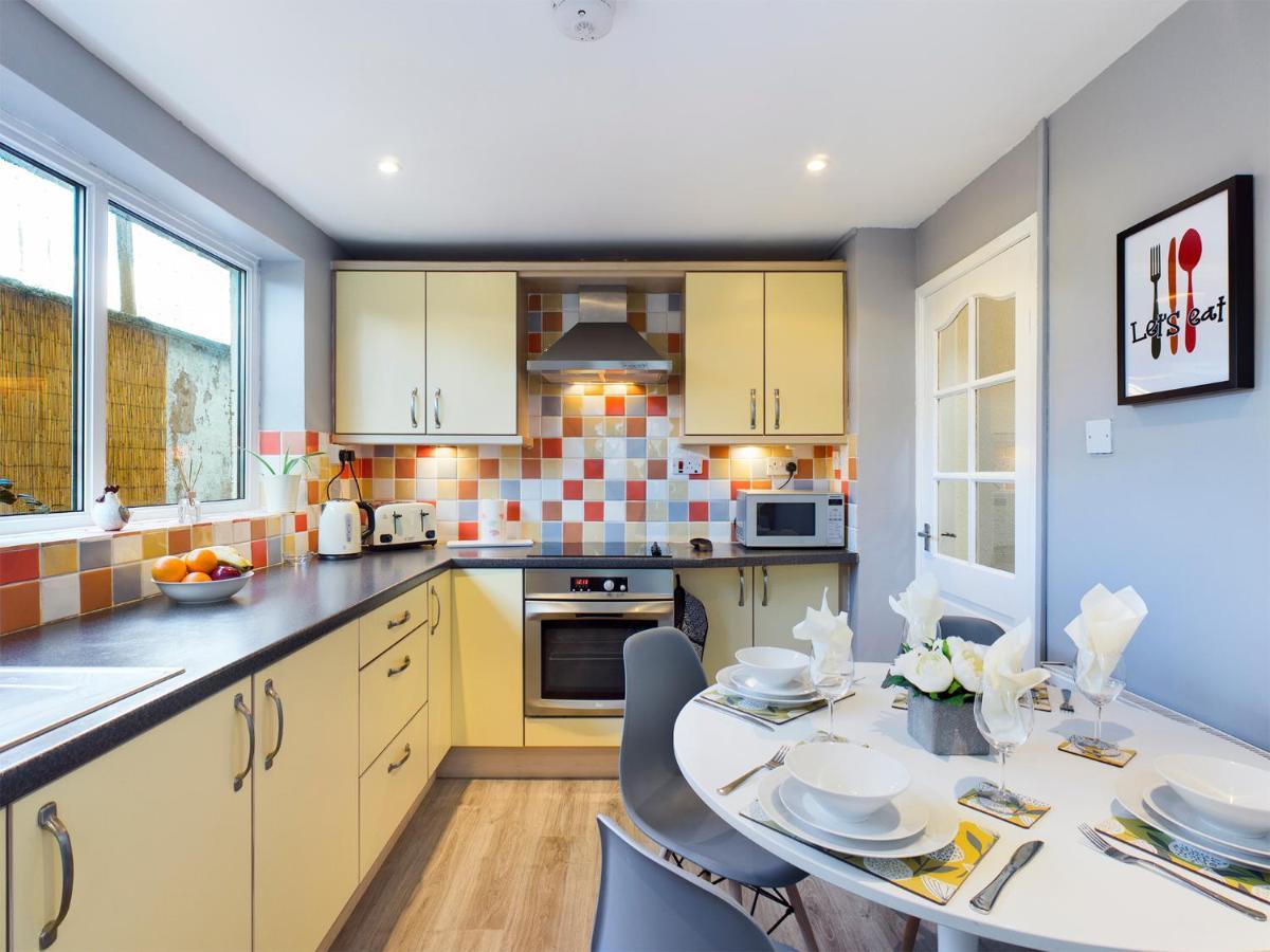 Welsh Country Cottage In Beautiful Village Llandudno Junction Kültér fotó