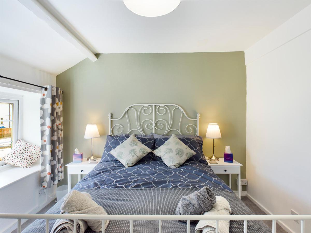 Welsh Country Cottage In Beautiful Village Llandudno Junction Kültér fotó