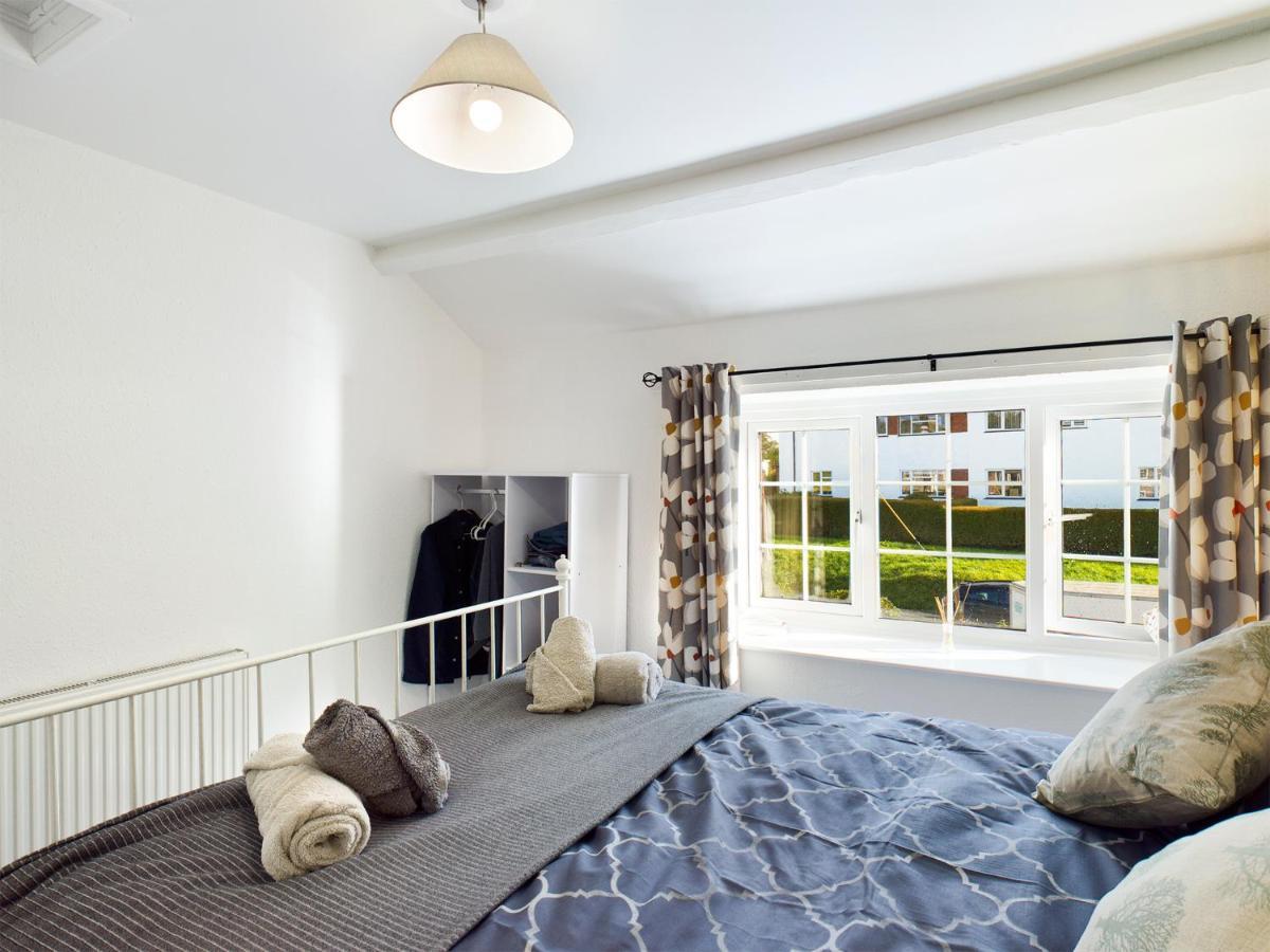 Welsh Country Cottage In Beautiful Village Llandudno Junction Kültér fotó